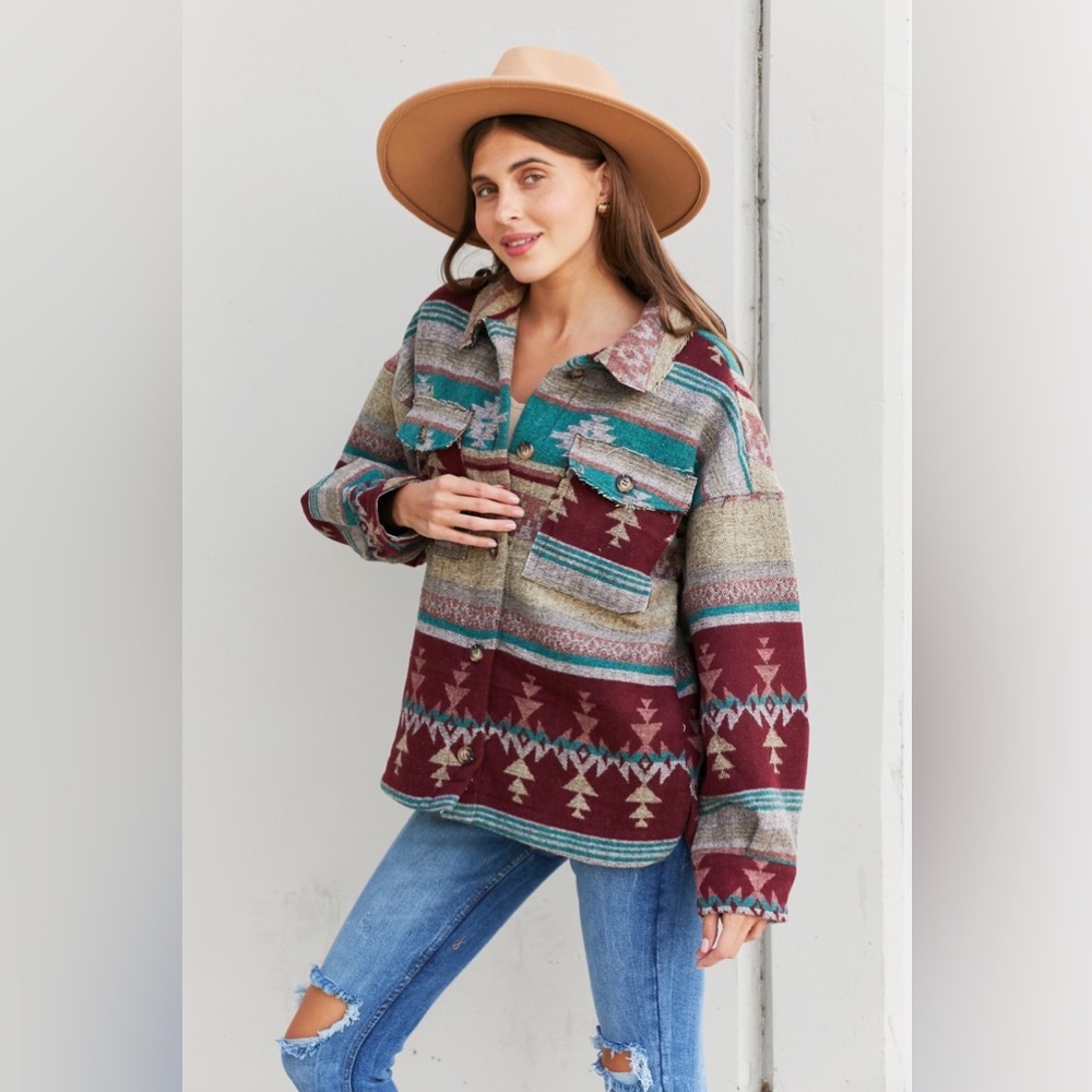 Geometric Raw Trim Slit Shacket